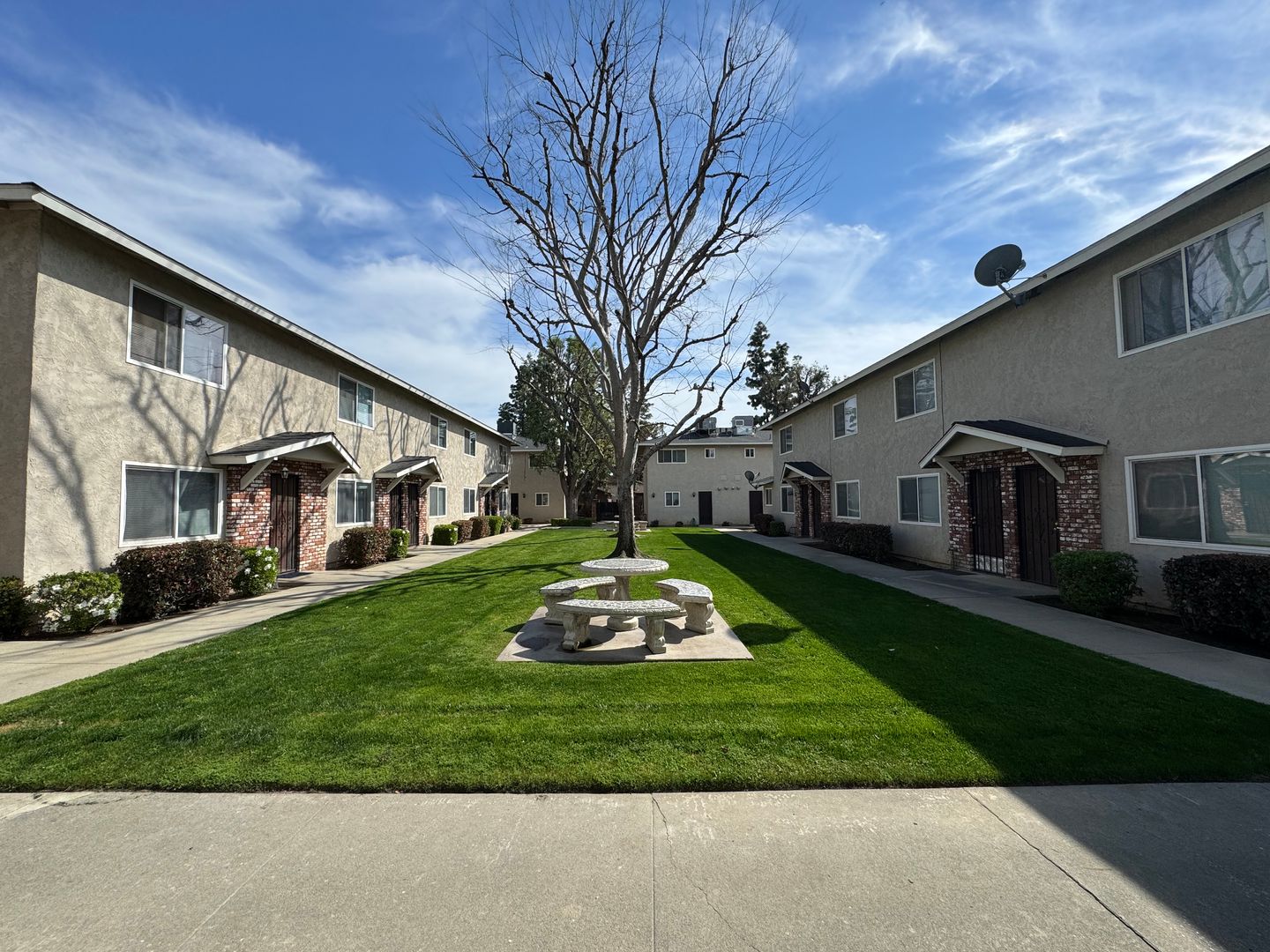 Bakersfield Apartment: 609 Taylor St