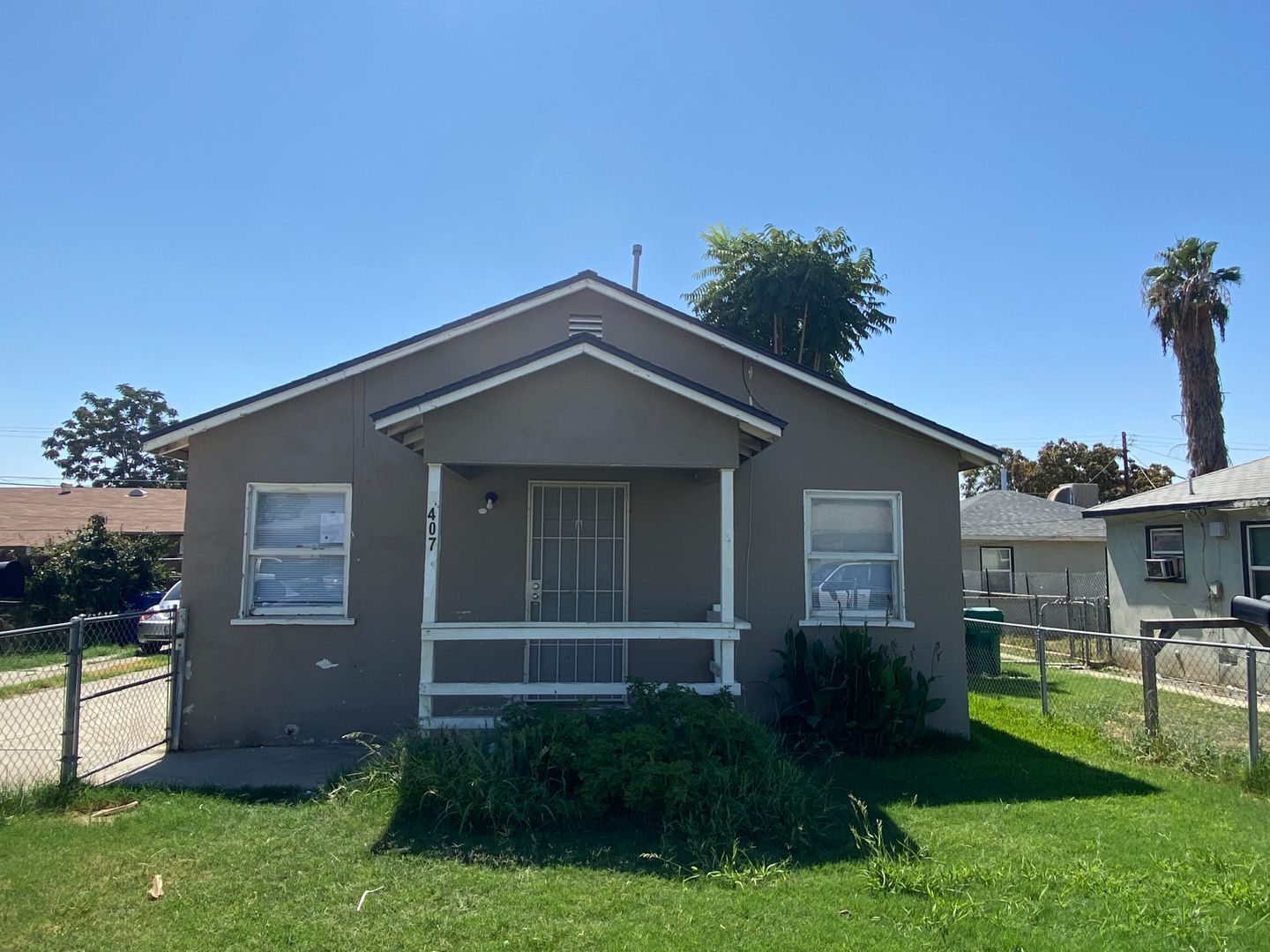 Bakersfield Apartment: 407 Lincoln Ave