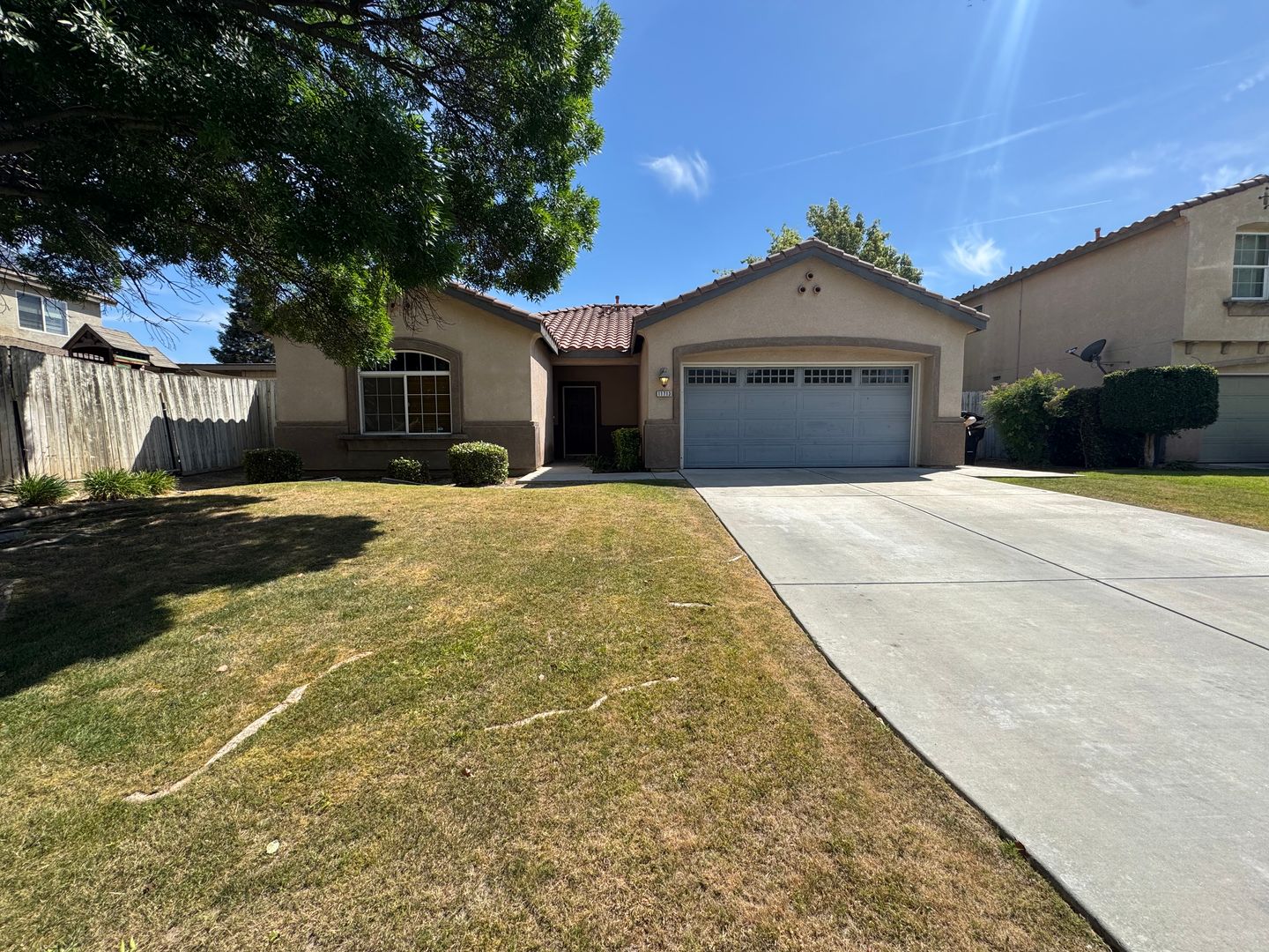 Bakersfield House: 11713 Starlight Dr
