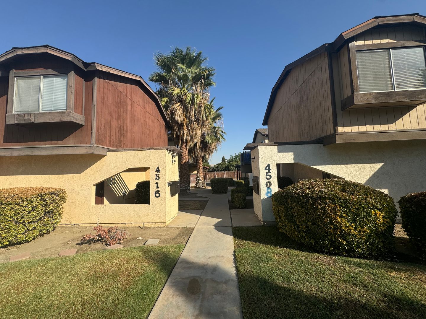 Bakersfield Apartment: 4508 Maybrook Ave