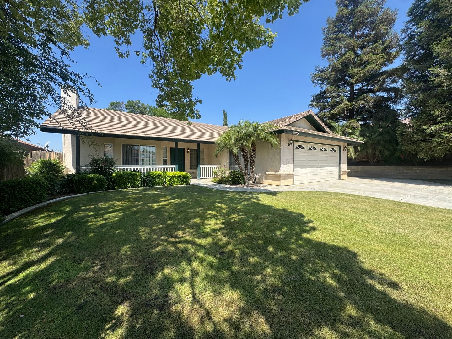 Bakersfield House: 2609 Violet Court