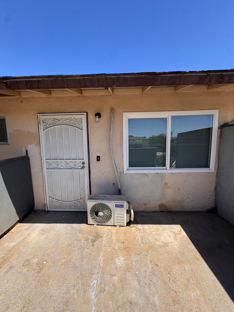 Bakersfield Apartment: 420 S Real Rd