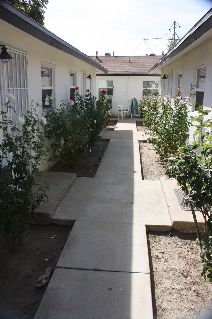 Bakersfield Apartment: 113 Hughes Avenue