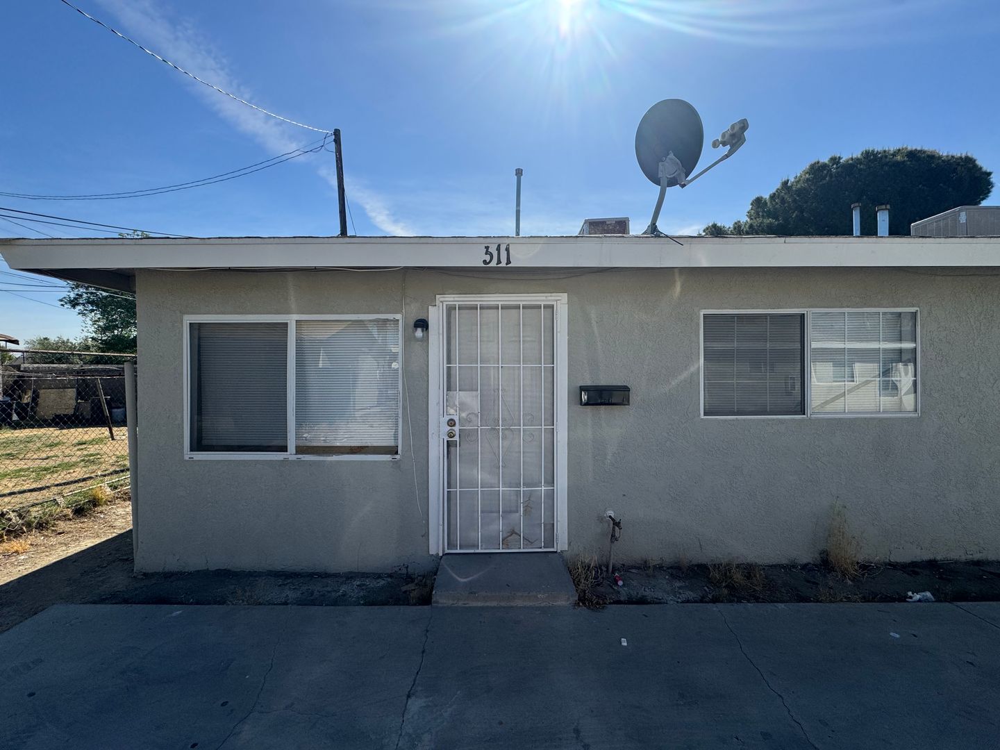 Bakersfield Apartment: Beale Ave