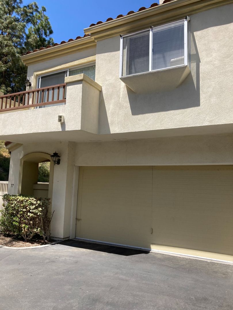 Aliso Viejo House: 77 Pamplona