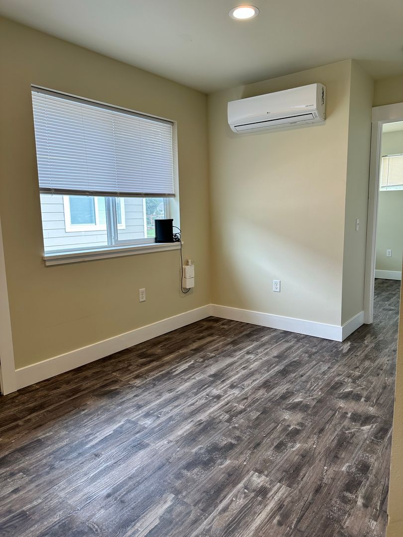 Sumas Apartment: 207 Morton Street
