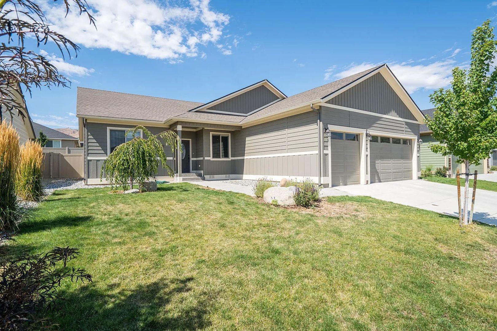 Wenatchee House: 1722 Brambling Brae