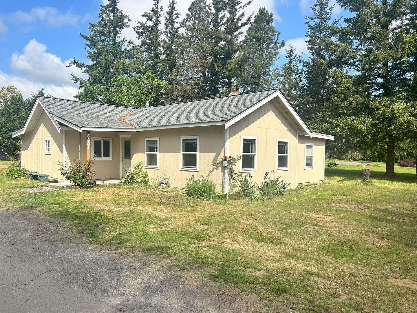 Bellingham House: 6441 Old Guide Rd