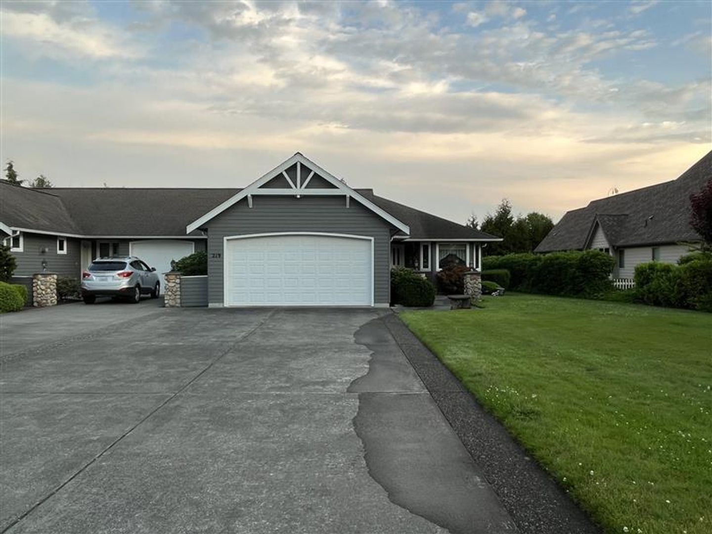 Lynden Apartment: 219 Maberry Dr
