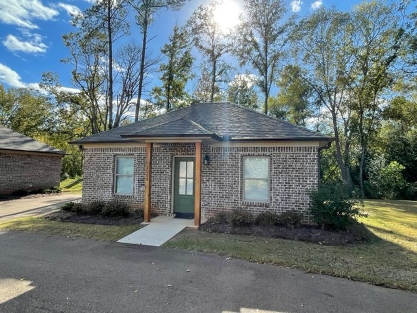 Oxford Condo: 1 CR 401