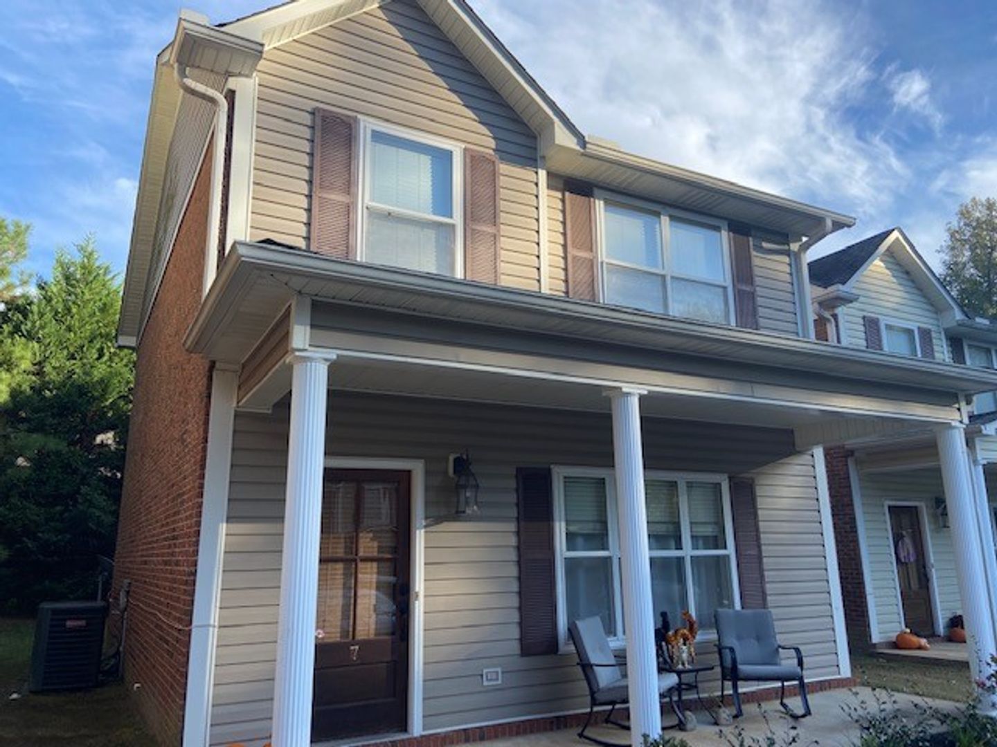 Oxford House: 1143 College Hill Road