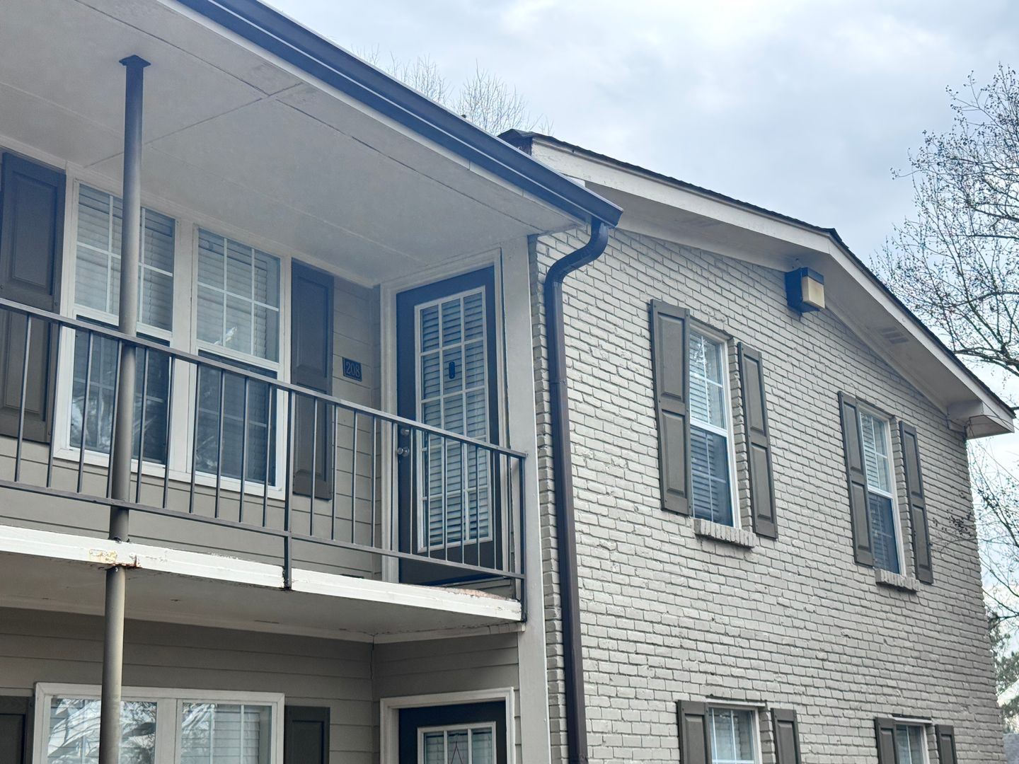 Oxford Condo: 1100 Park Lane, Unit 208