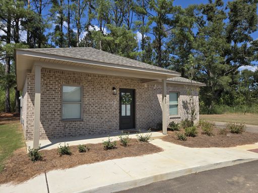 For Rent - Lamar Landing - 2BR/2BA Cottage – photo 1