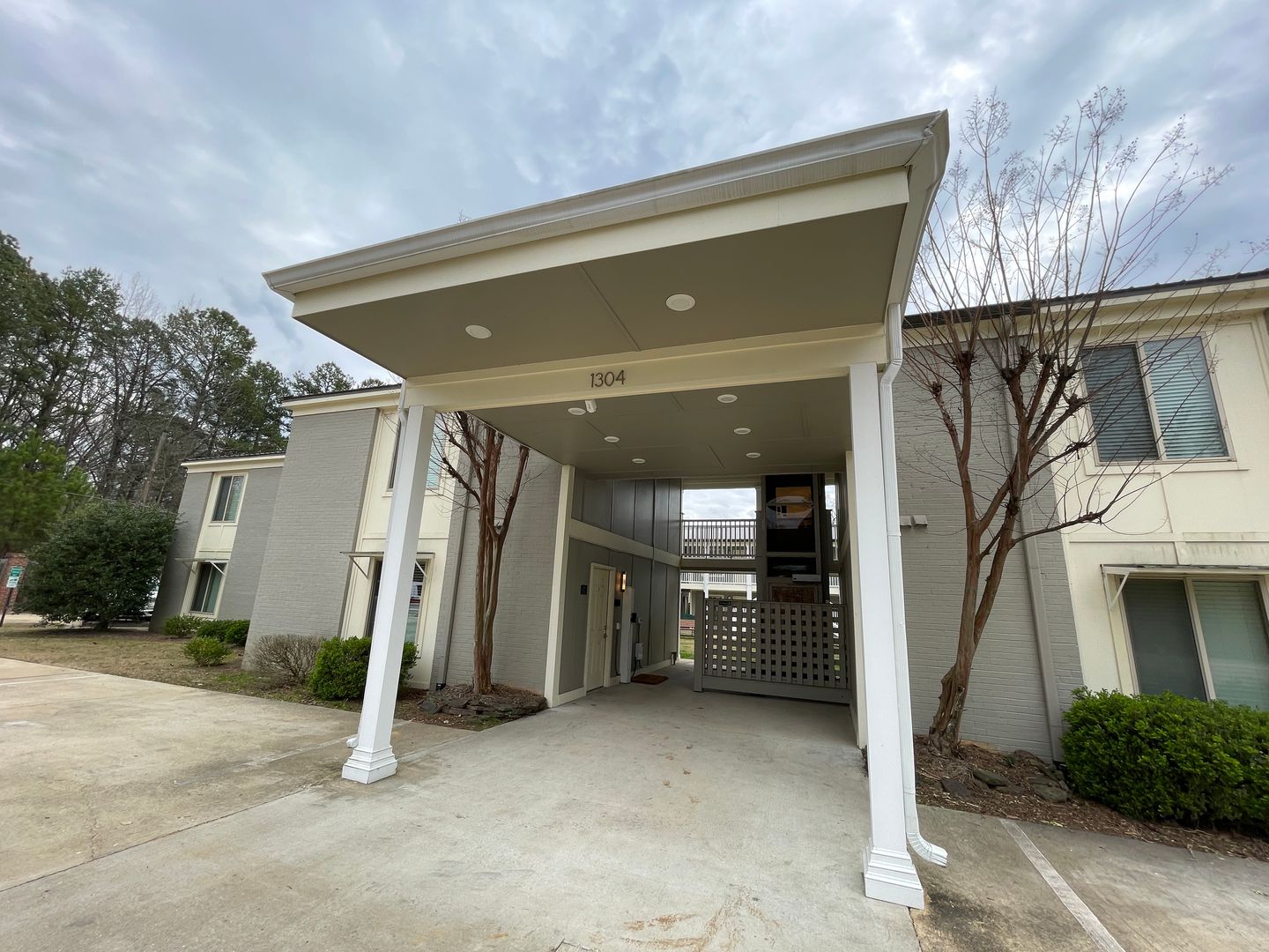 Oxford Apartment: 1304 Elliott Drive