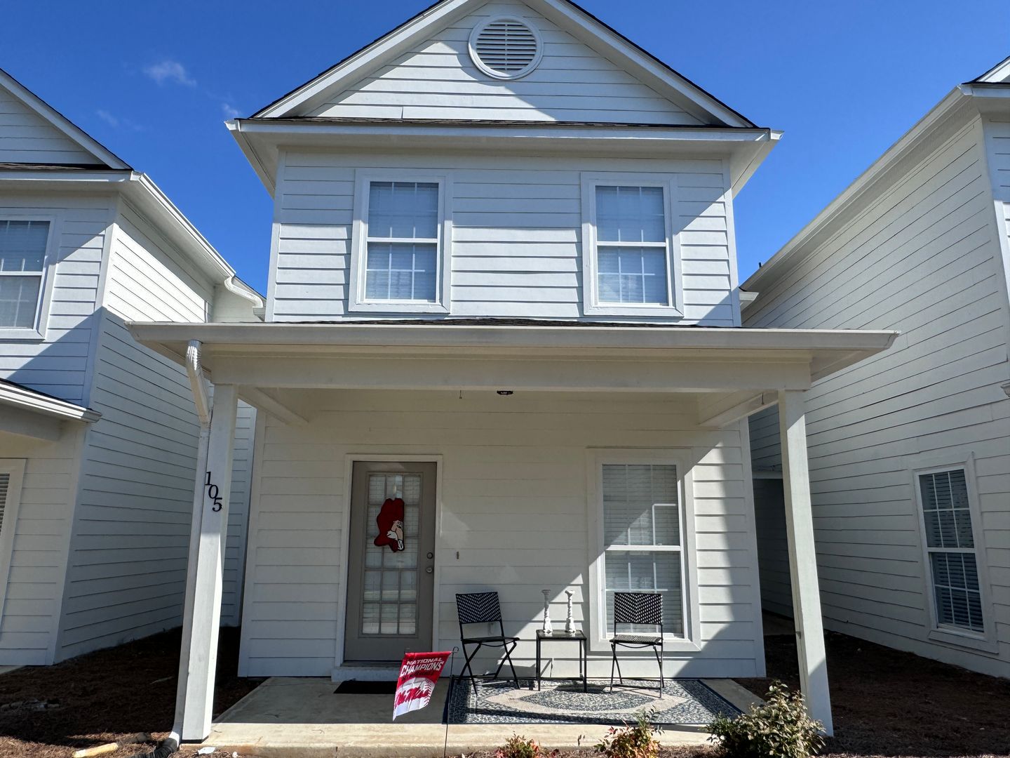 Oxford Townhome: 100 Mondrian Place