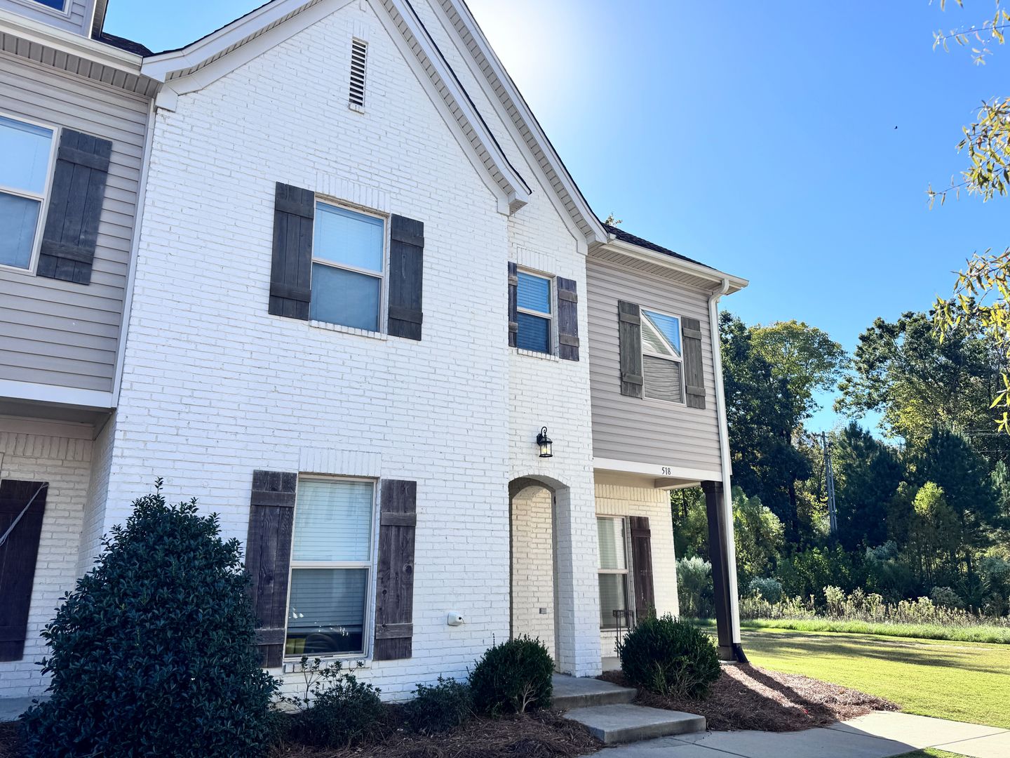 Oxford Townhome: 518 Fifer Circle