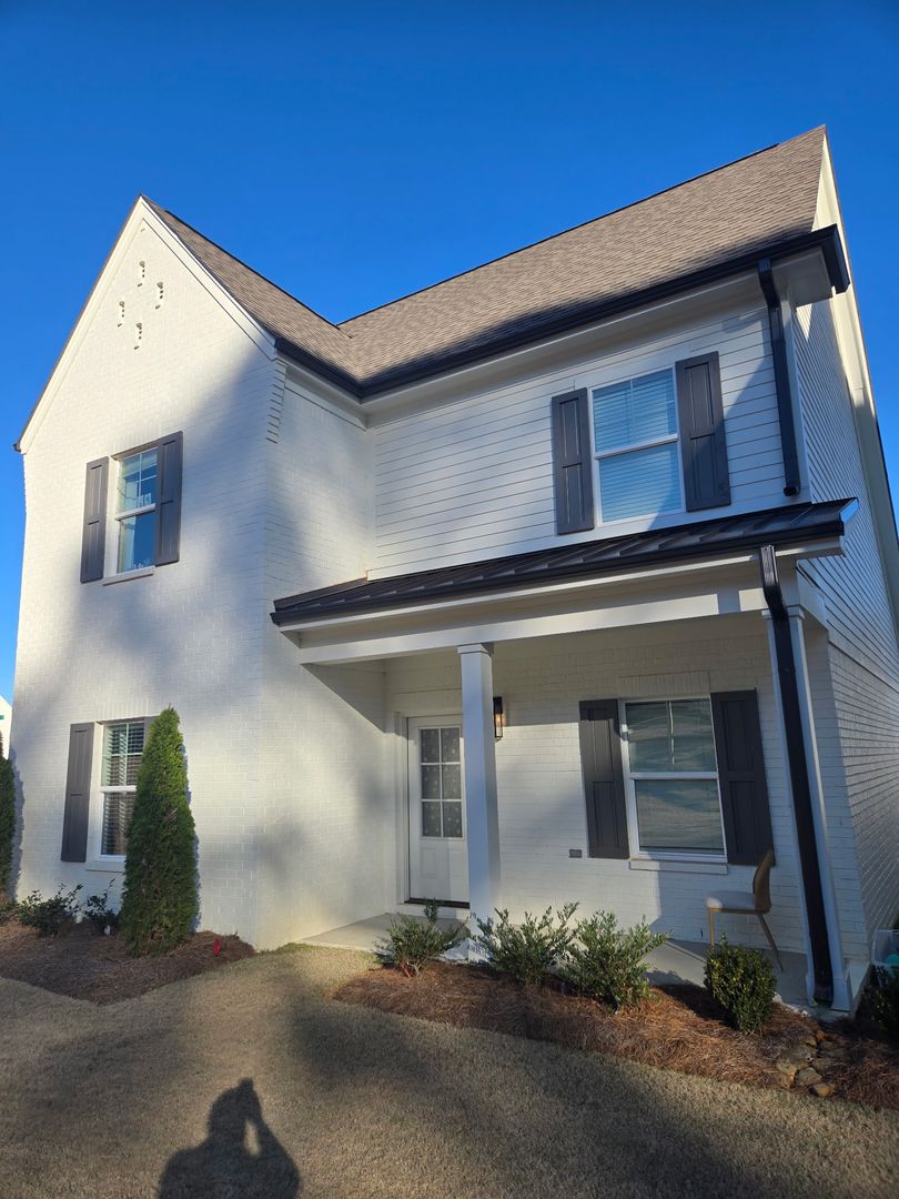 Oxford House: 676 Cottage Grove Circle