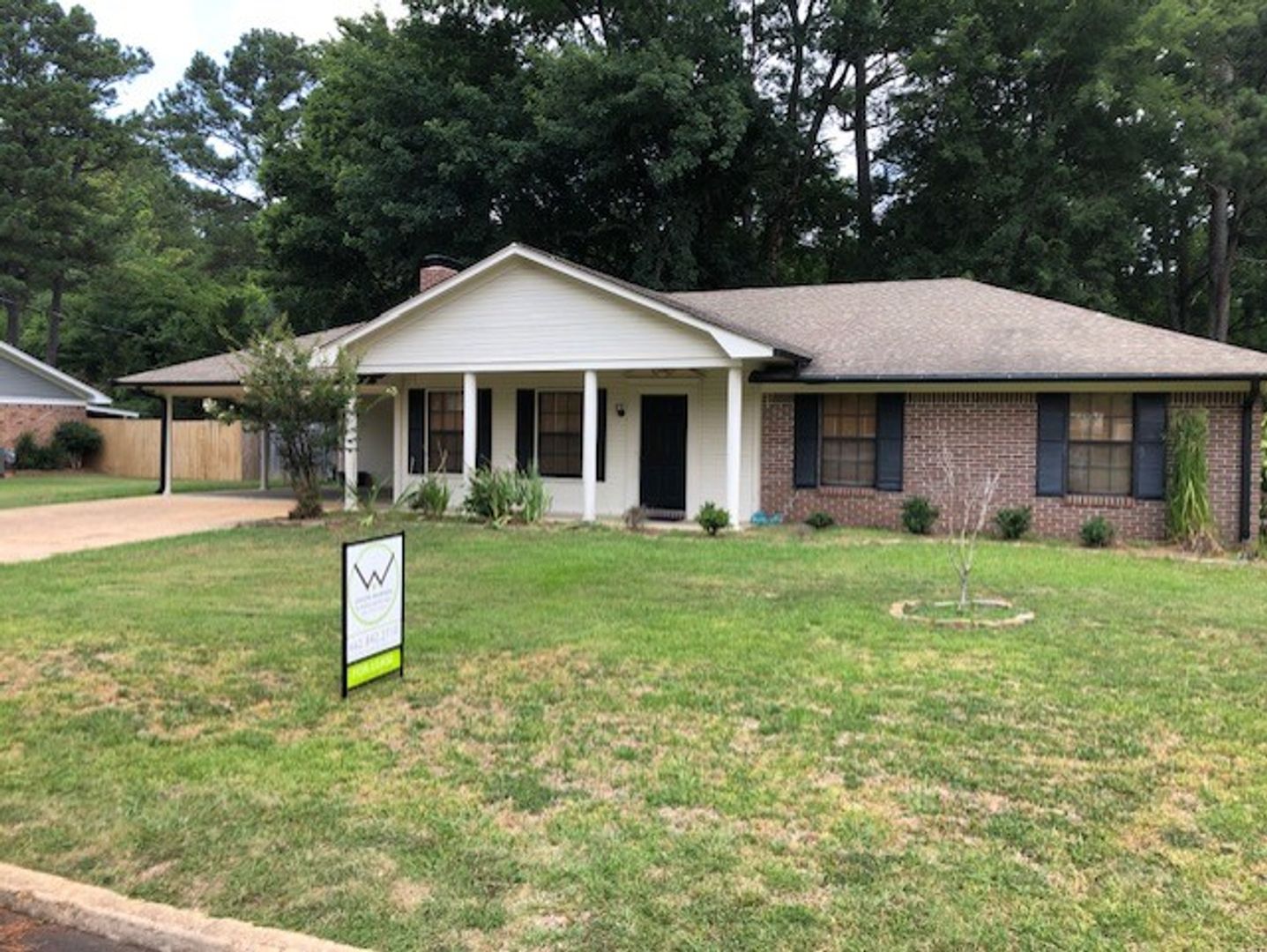 Tupelo House: 2202 Holly Hill Dr