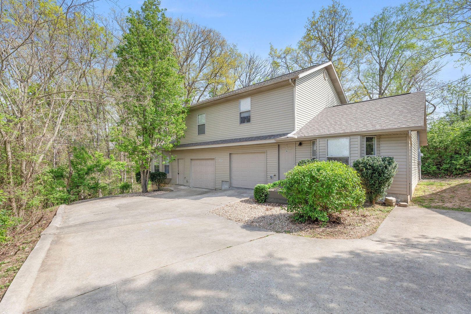 Branson Apartment: 1297 Hillcrest Place