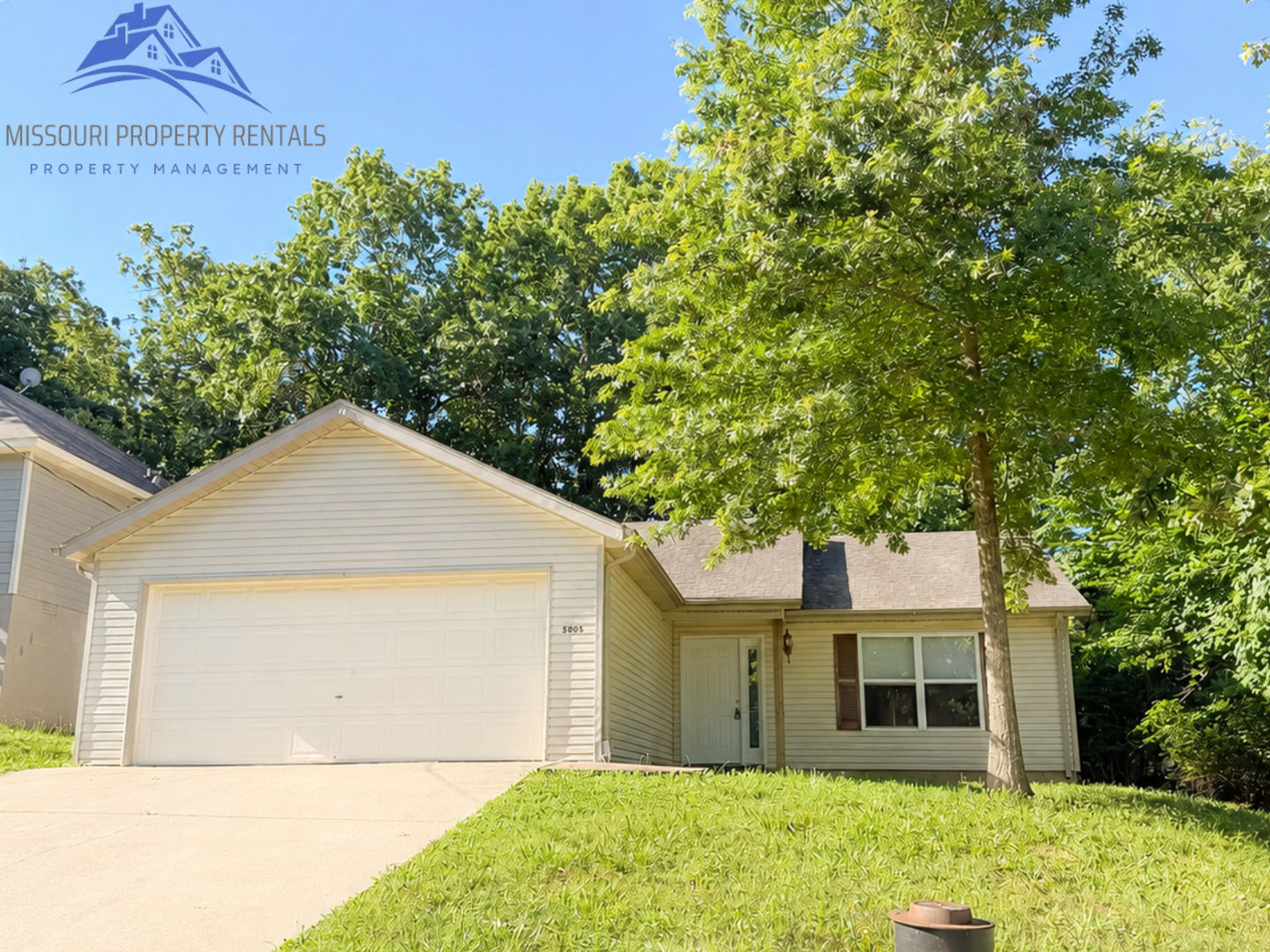 Merriam Woods House: 5005 Peach Dr