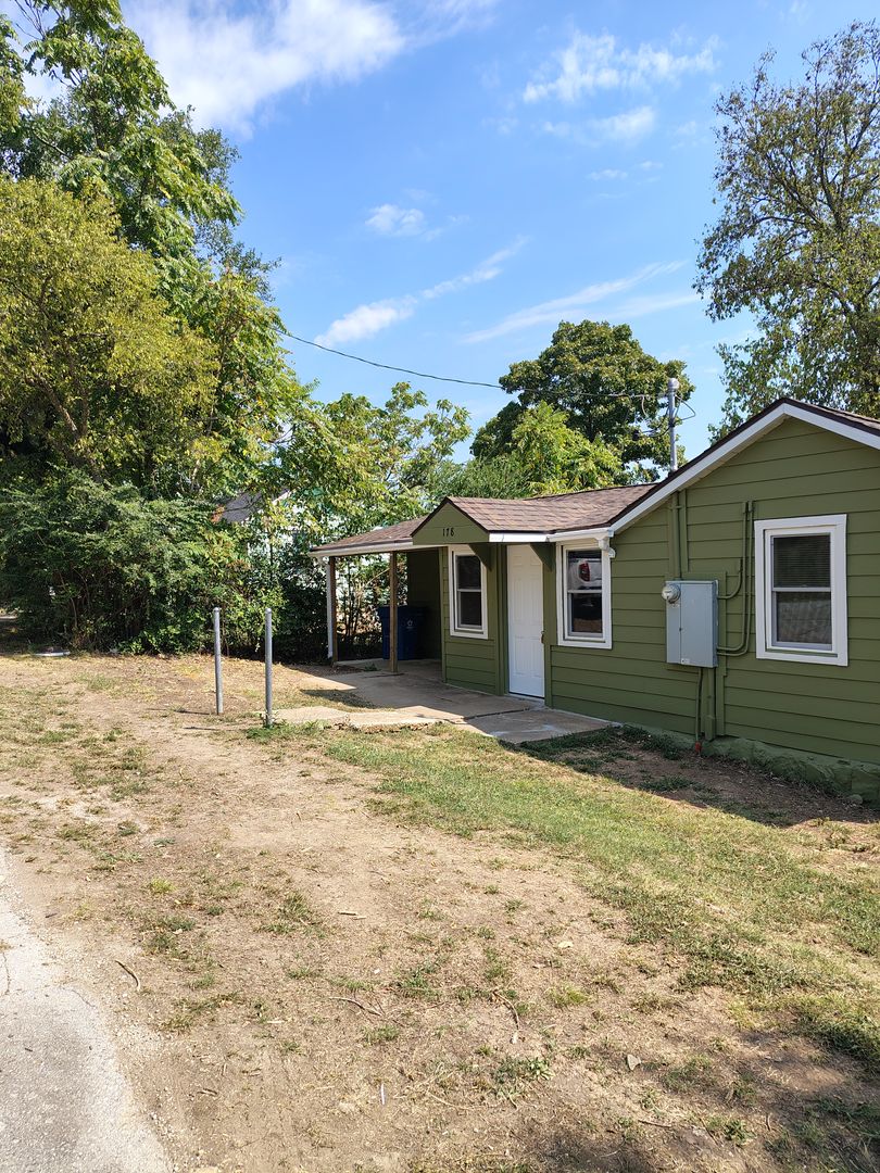 Hollister House: 178 Walnut