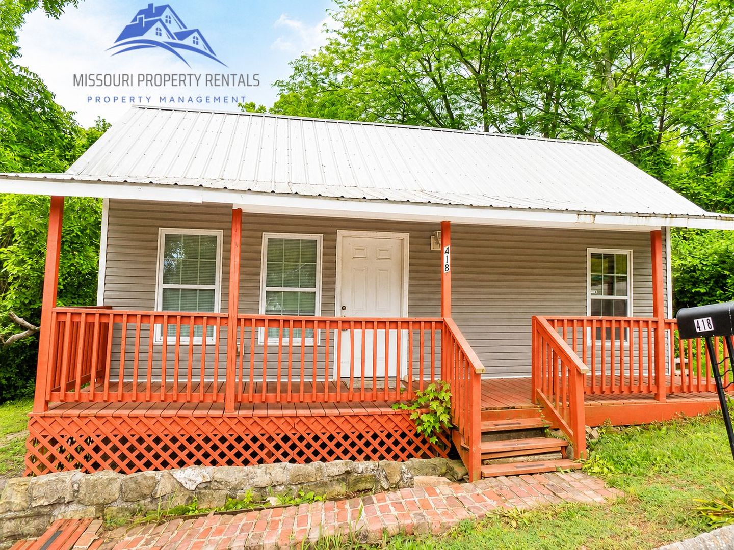 Branson House: 418 W. Maddux