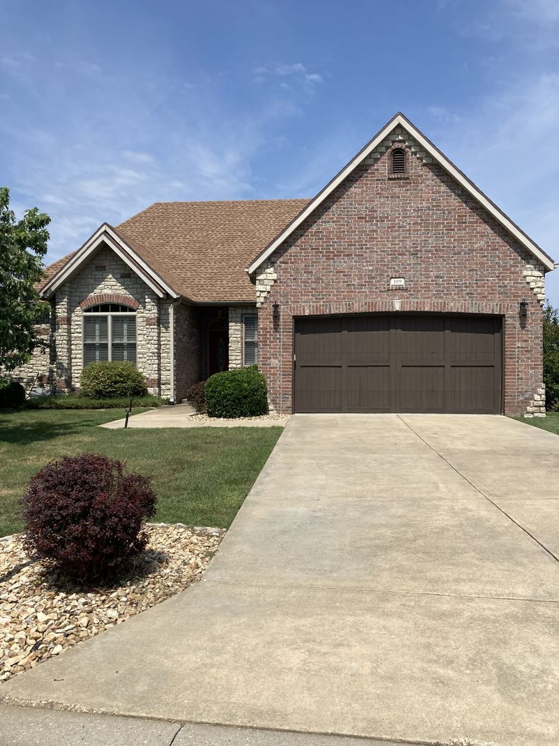 Hollister House: 189 Stoney Pointe Drive