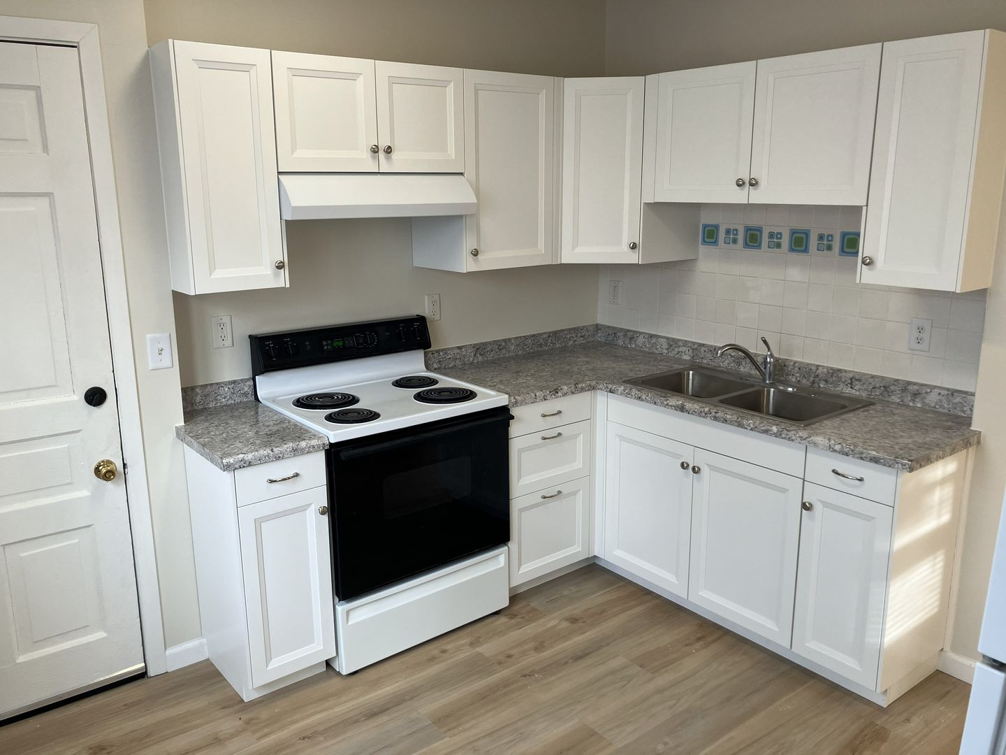 Willmar Apartment: 616 2nd St SW