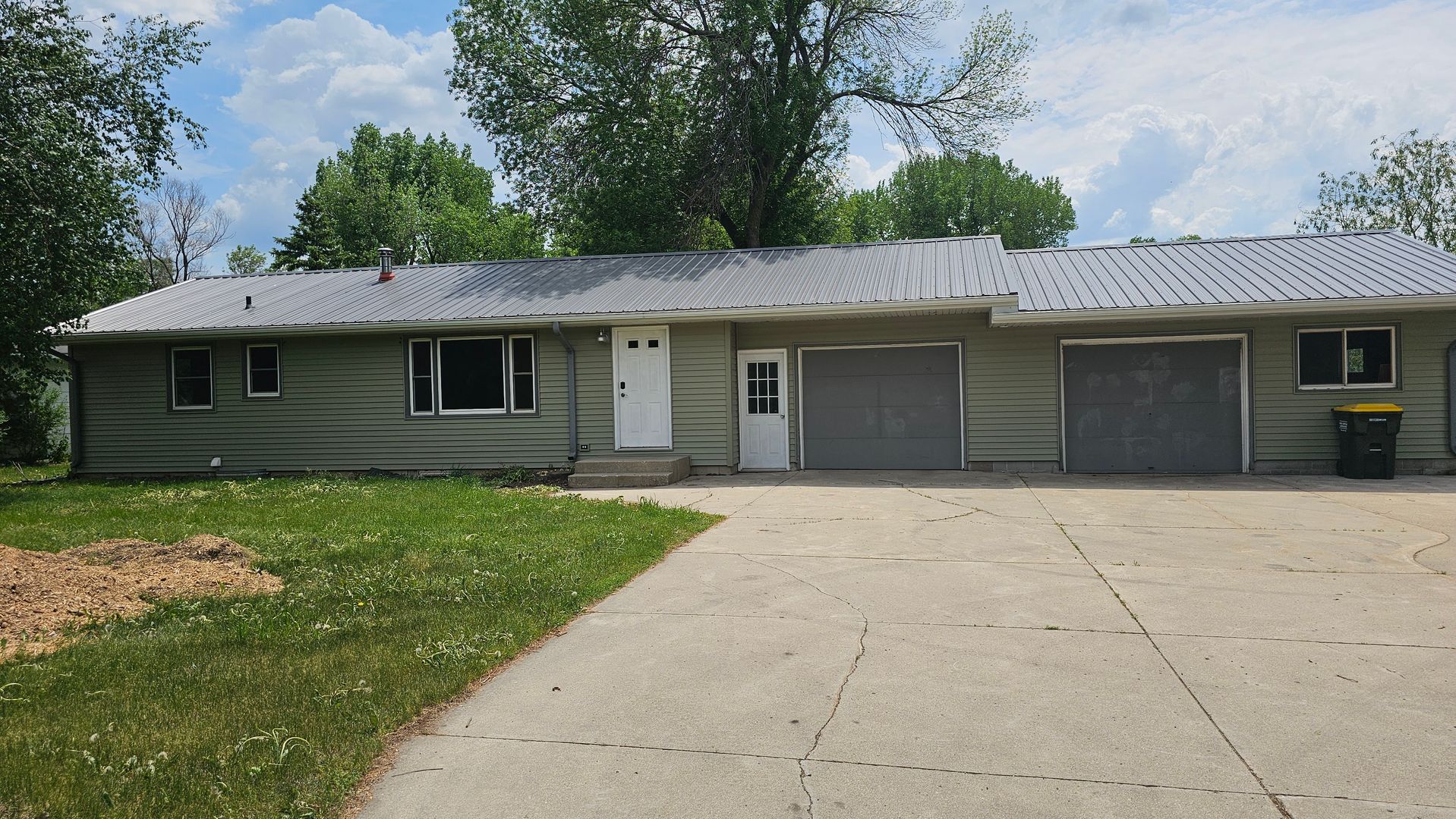 Willmar House: 3501 15th Ave SE