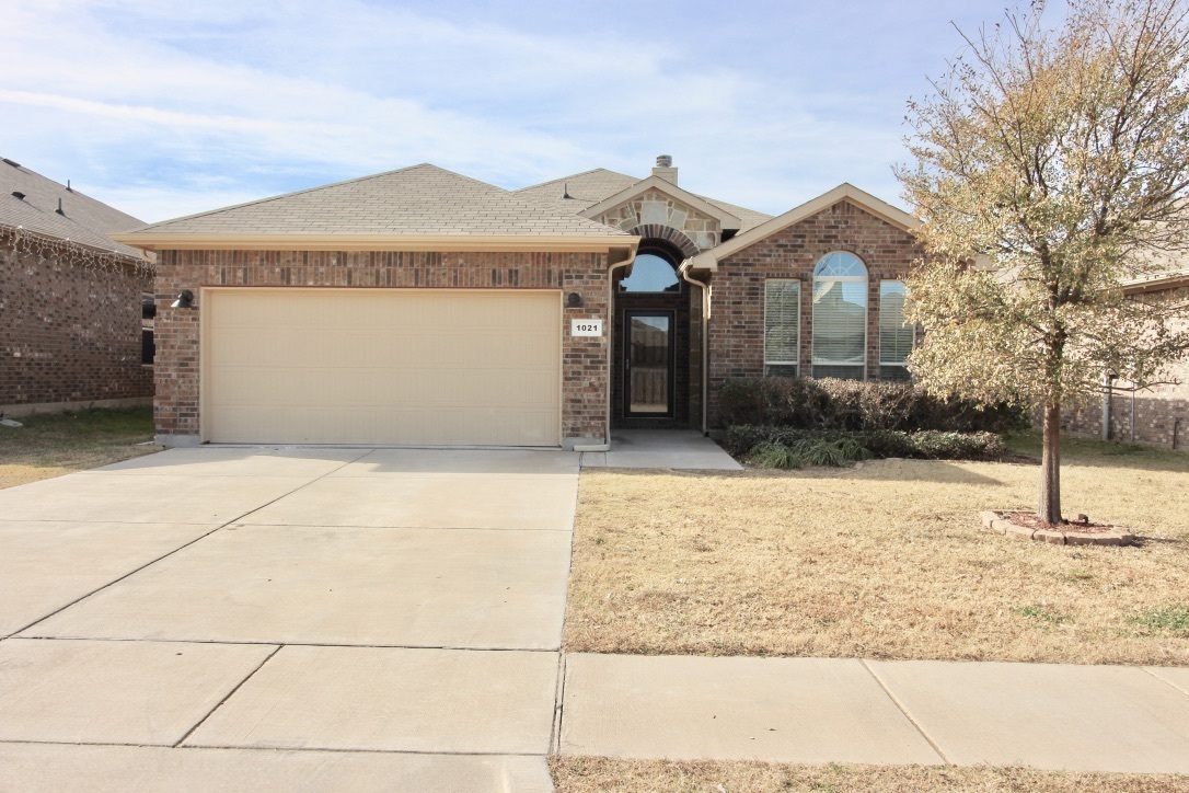 Weatherford House: 1021 Jodie Dr