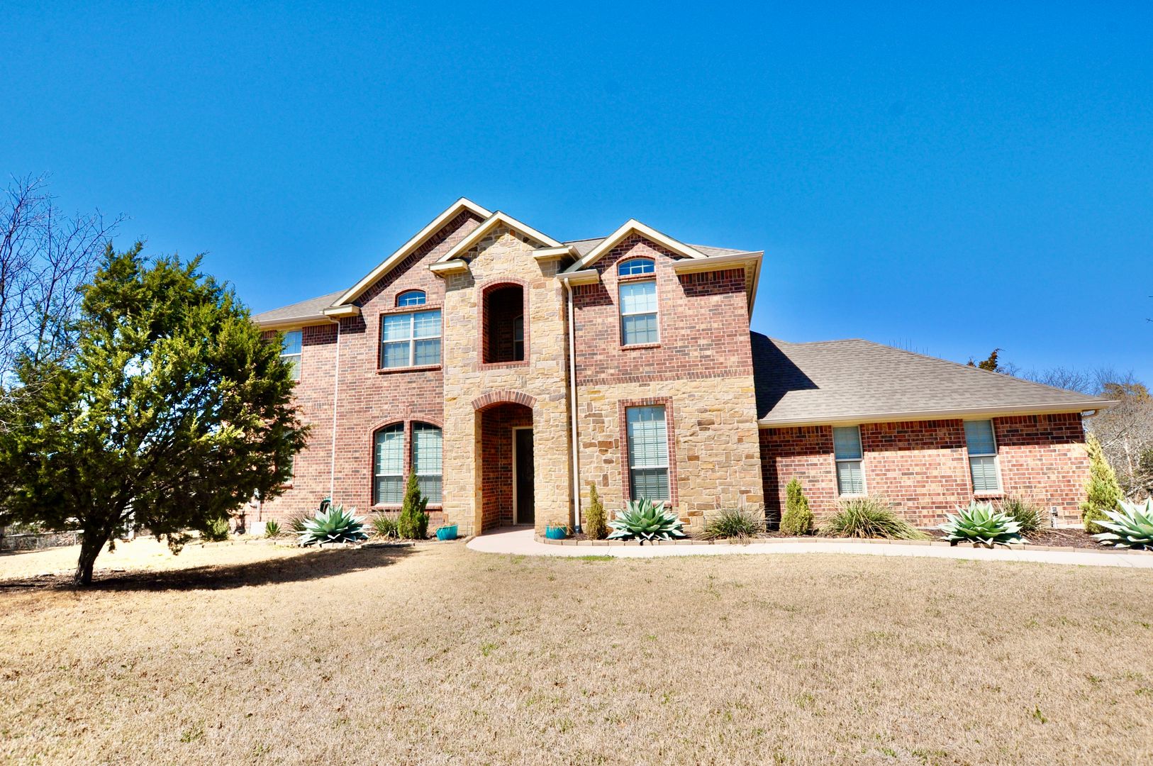 Weatherford House: 2529 Elk Hollow Ln