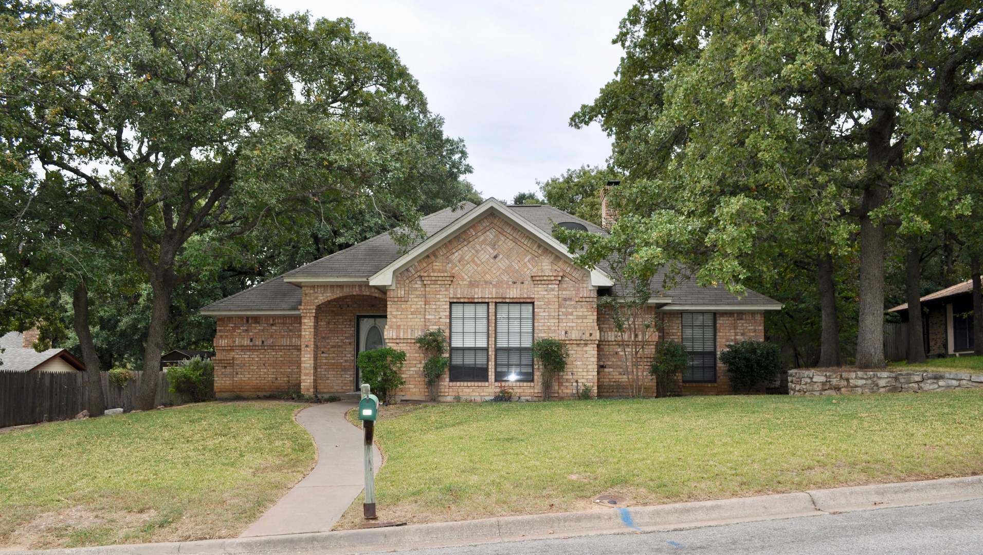 Weatherford House: 103 Kenshire Ct.