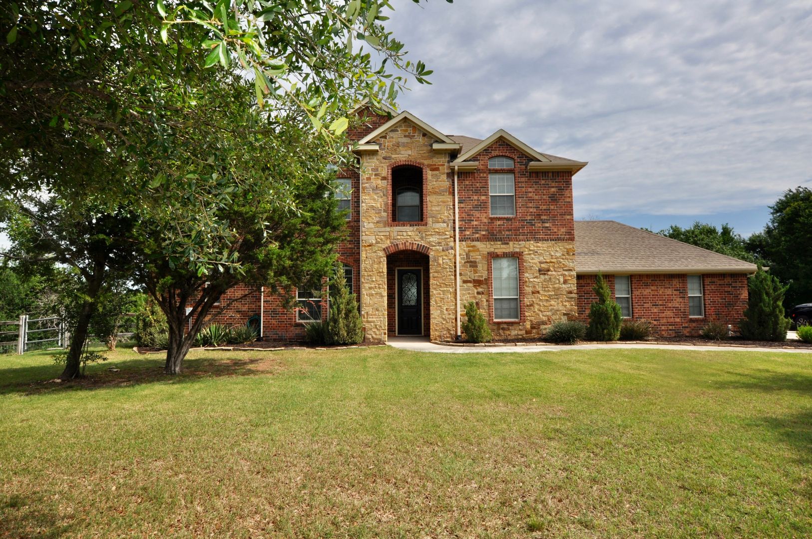 Weatherford House: 2529 Elk Hollow Ln