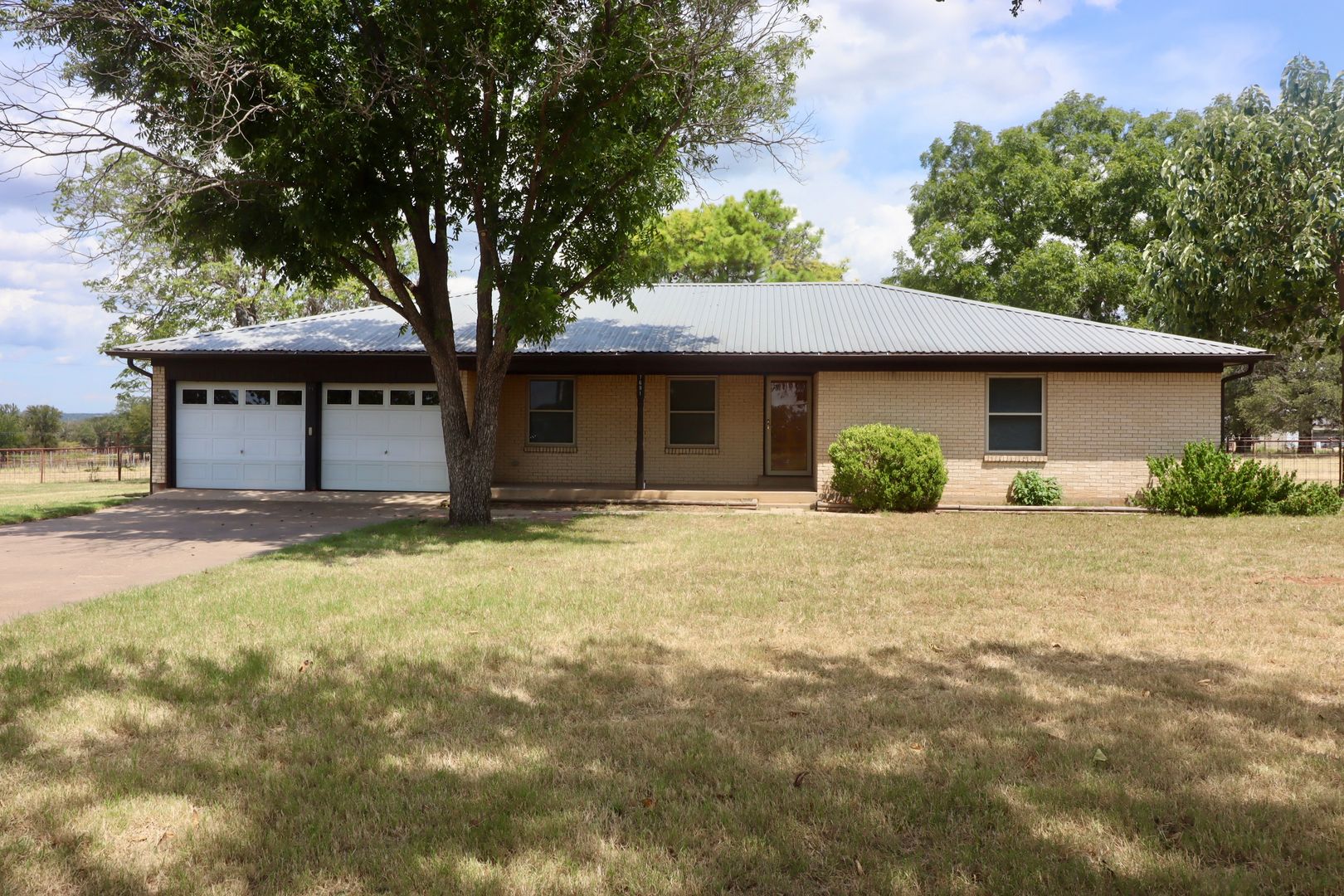 Lipan House: 7691 FM RD 1189