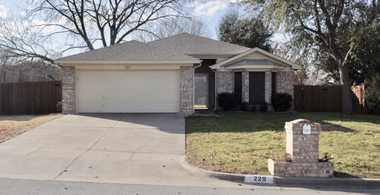 Weatherford House: 229 Lancelot Dr.