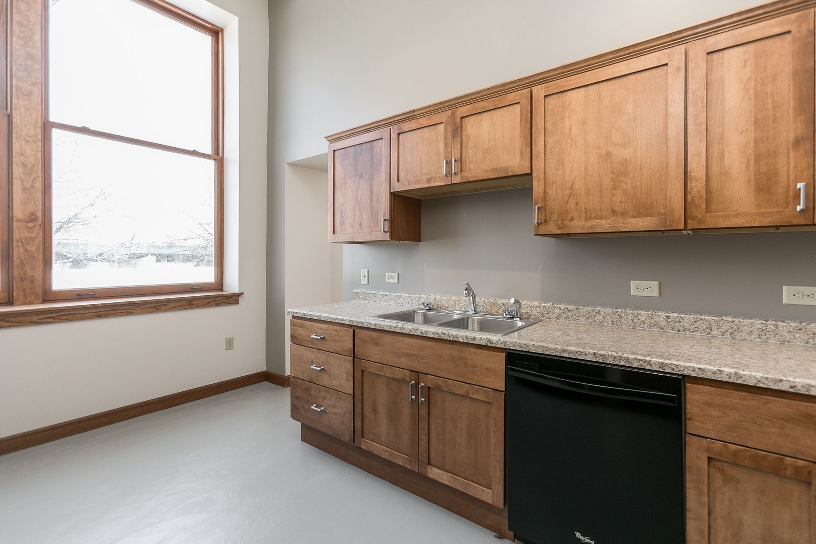 Cedar Rapids Apartment: 346 2nd Ave SW