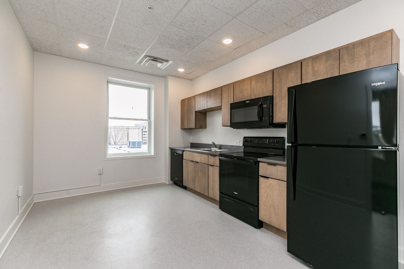 Cedar Rapids Apartment: 411 1st Ave SE