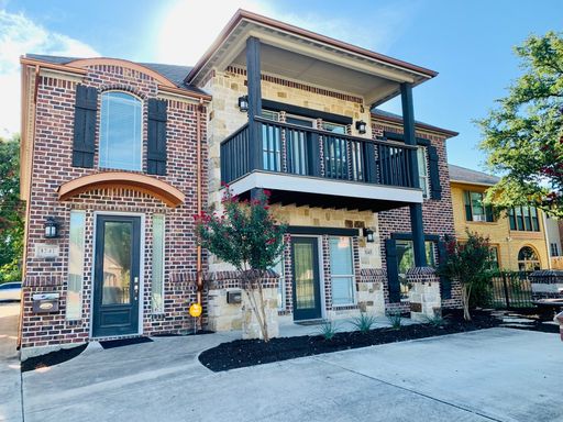 ** MOVE IN July 11th 2027 $5500 ** 5 Bed 3 Bath ** 1 Minute Walk to TCU Campus ** – photo 1