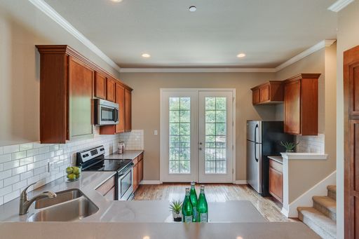 *** MOVE IN July 29th 2027 * $4200/$1400 per *** 3 Bed 2.5 Bath TCU Neeley Bldg 1 Block – photo 1