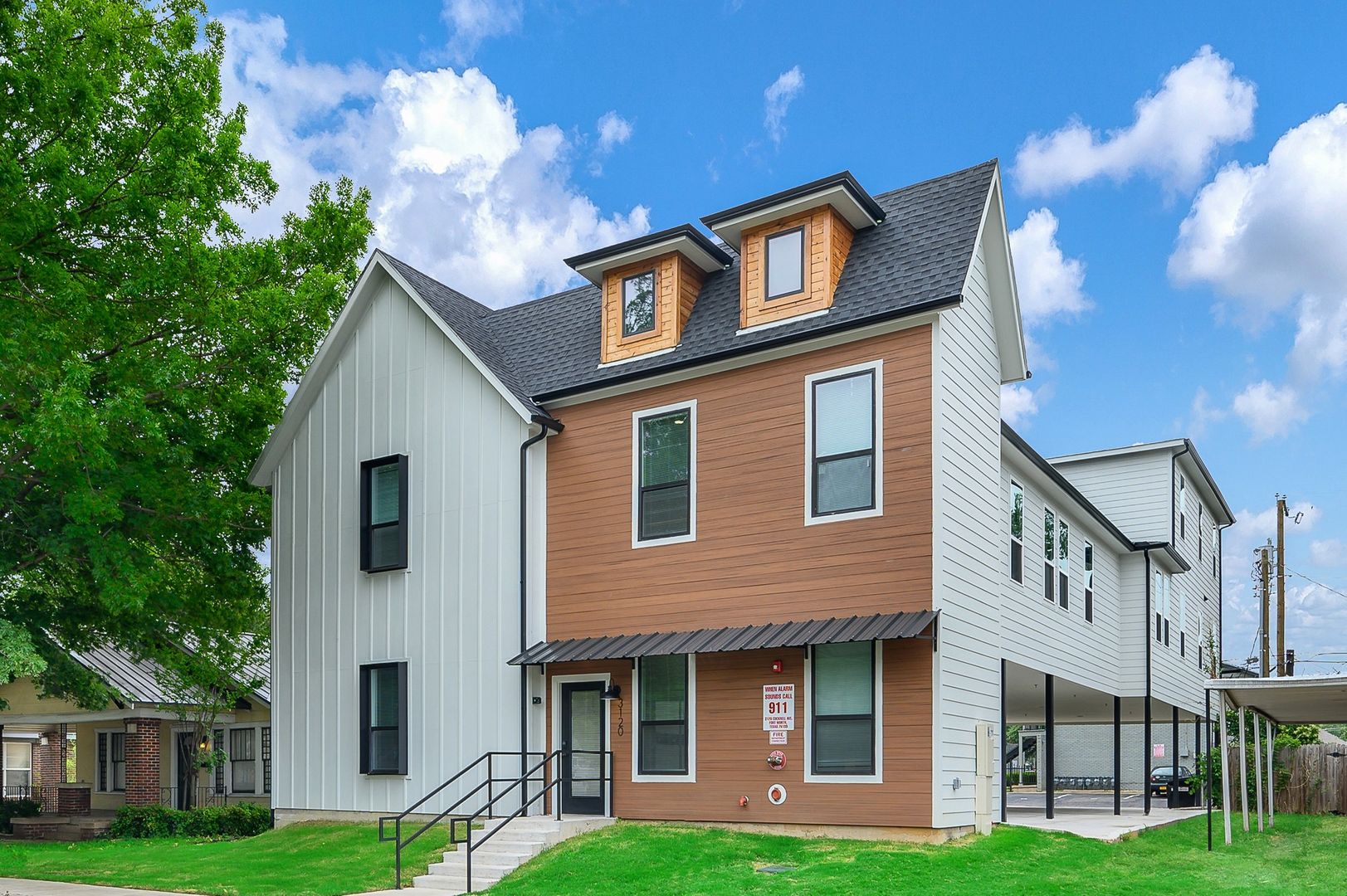 Fort Worth Apartment: 3120 Cockrell Ave