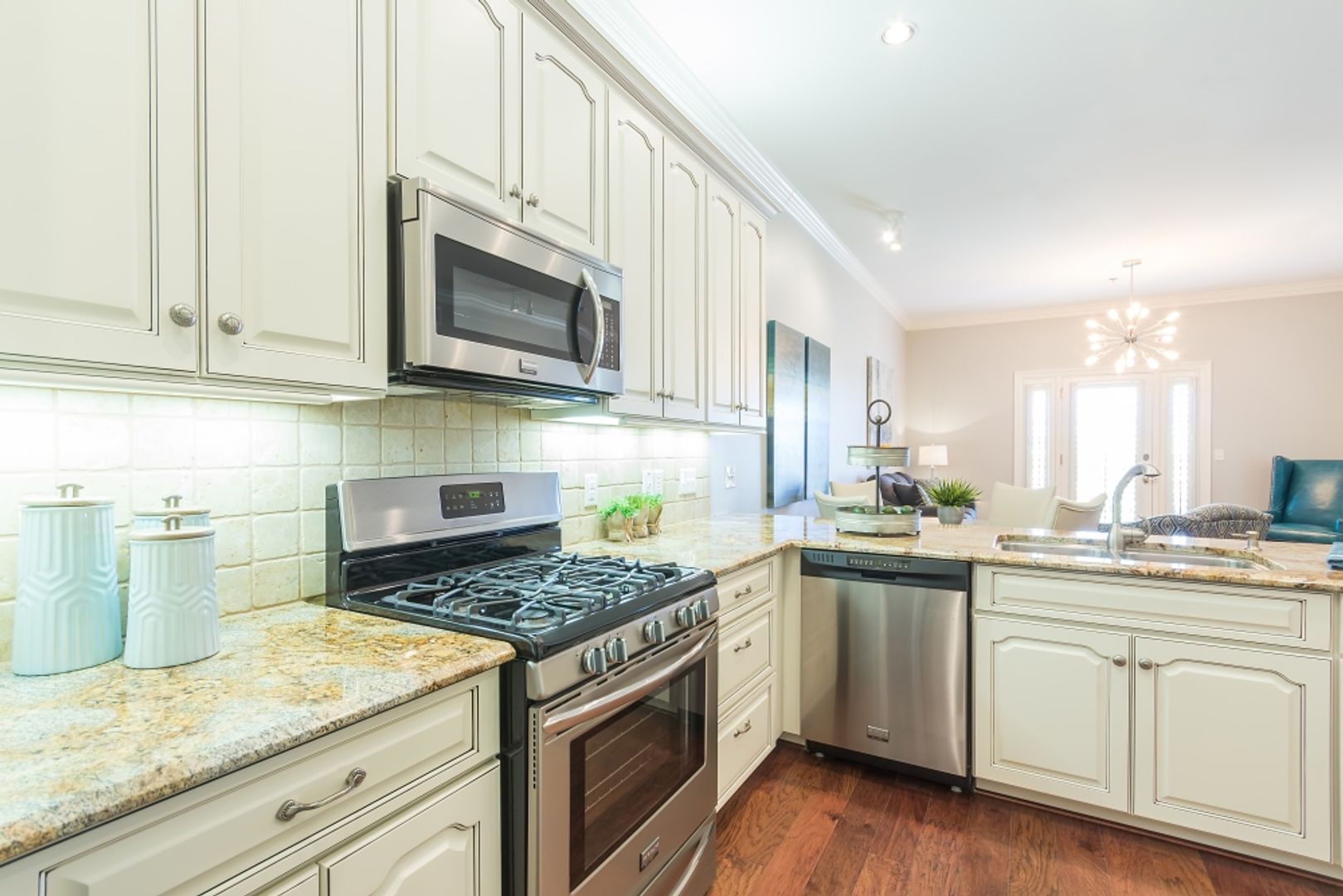 Richardson Apartment: 3601 Shire Blvd