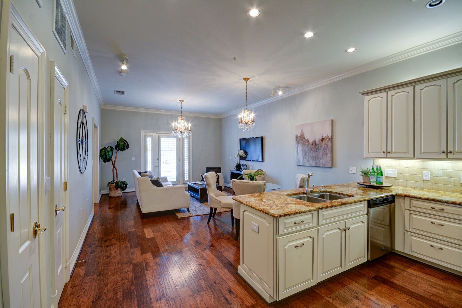 Richardson Apartment: 3601 Shire Blvd