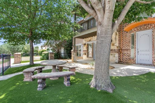 ** MOVE IN July 25th 2027 $5500 ** 5 Bed 3 Bath ** 1 Minute Walk to TCU Campus ** – photo 1