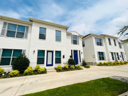 ** MOVE IN 2026 $4500 ** MOVE IN 2027 $5500 5 Bed 3.5 Bath – photo 1