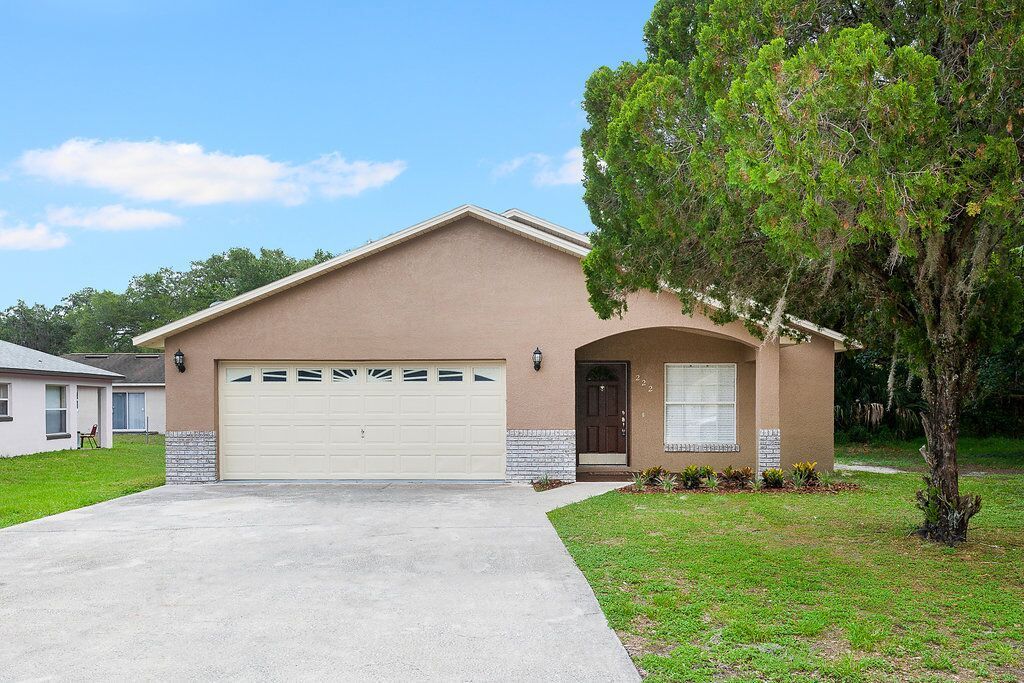 Leesburg House: 222 Bisby St.