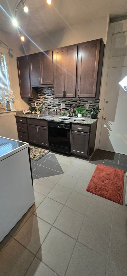 St. Louis Condo: 4961 McPherson Ave