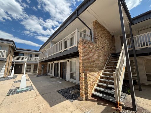 NO LEASING FEE + $300 OFF FIRST MONTH'S RENT! BEAUTIFULLY UPDATED 1 BEDROOM HOME YOU DO NOT WANT TO MISS OUT ON.