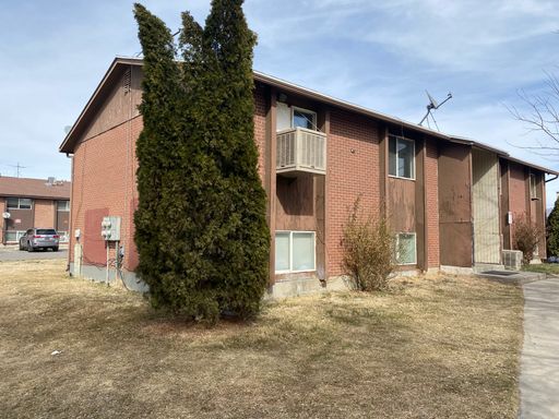 NEWLY UPDATED WEST VALLEY 4 PLEX IS A MUST SEE!! – photo 1