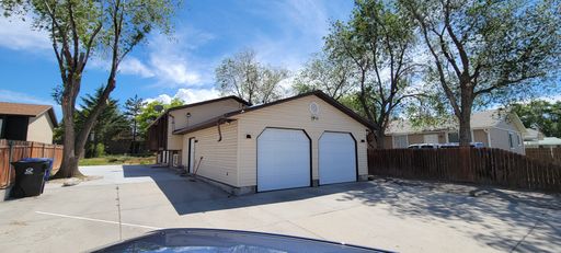 NO LEASING FEE + $300 OFF FIRST MONTH'S RENT! FULLY REMODELED TOWNHOME STYLE MAGNA HOME IS A MUST SEE!!
