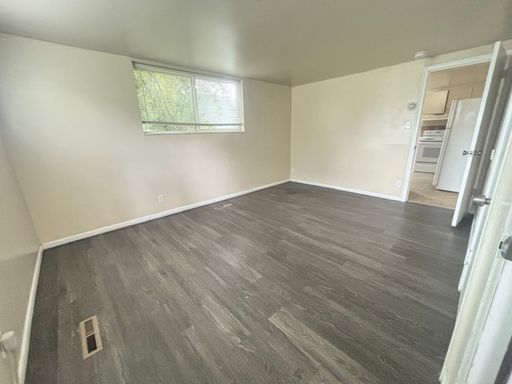 Lower lever Apartment - Central Location Midvale 1BD/1BA